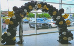 arche de ballons traditionnelle noire or et argent