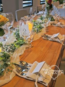Décor de table pour mariage dans un restaurant